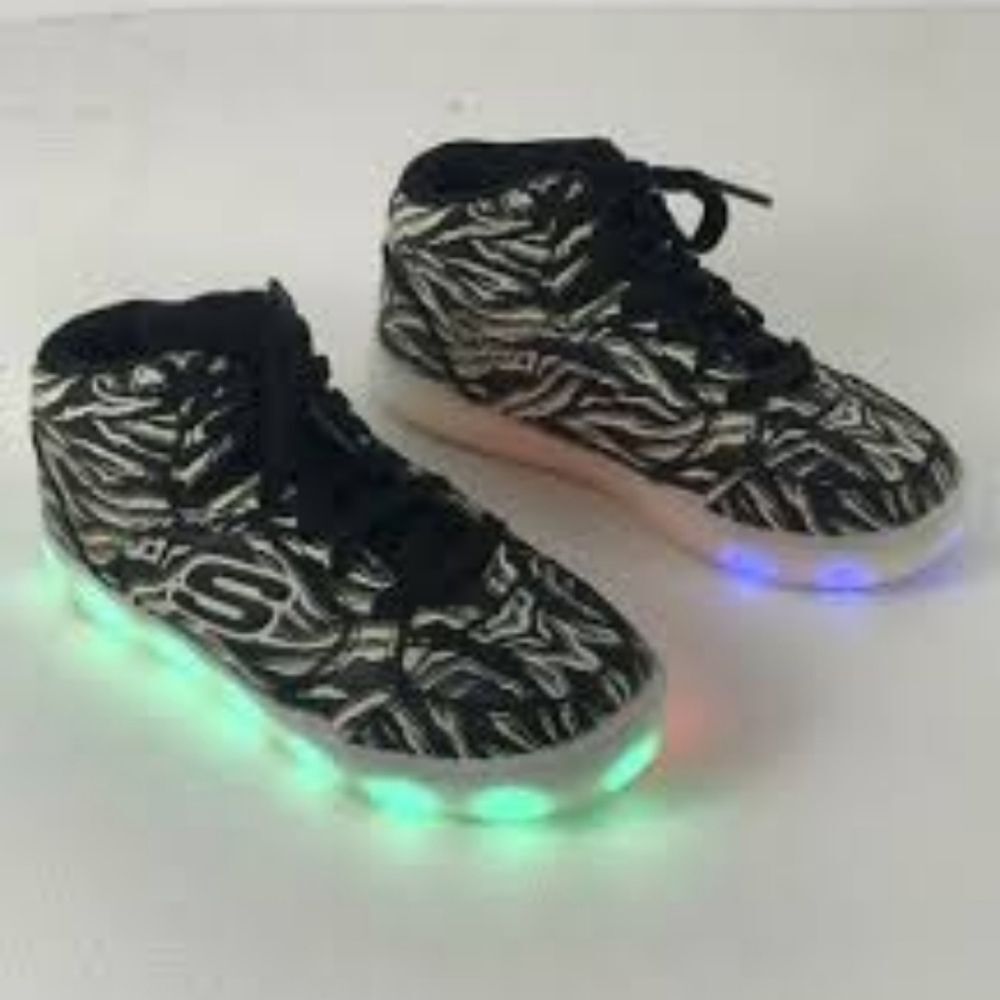 Skechers Energy Lights 2.0 Boys Youth Size 5.5 Black White USB not included
